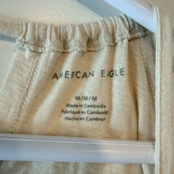 American Eagle Cream Tiered Tank Top Size Medium - Picture 3 of 4